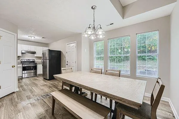 3 bed, 2.5 bath, 1402 sqft, $2,200 — Photo 4