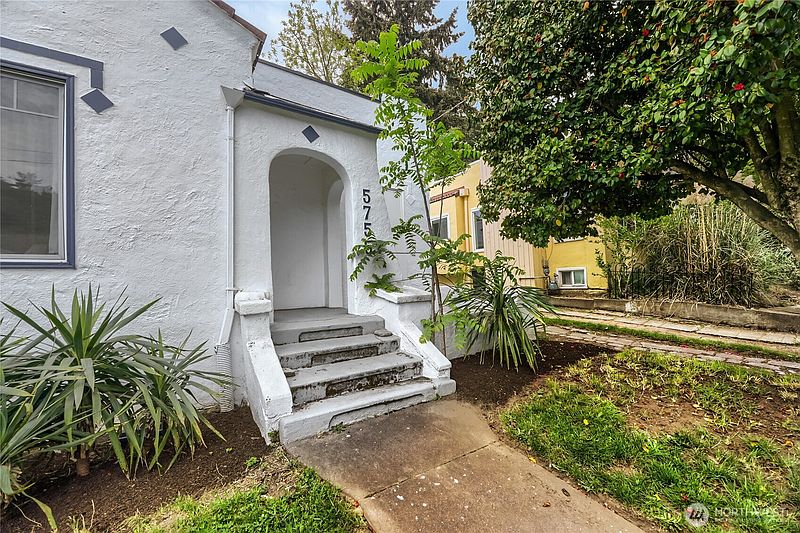 4th image of 5755 25th Avenue NE