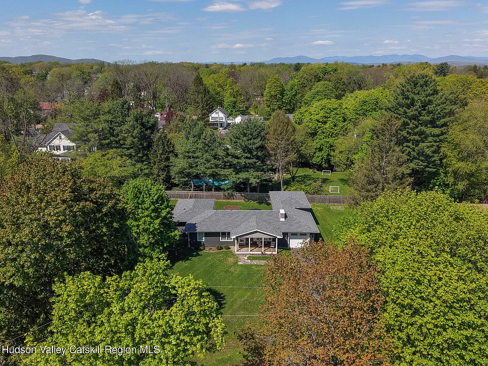 1st image of 44 Lorraine Drive