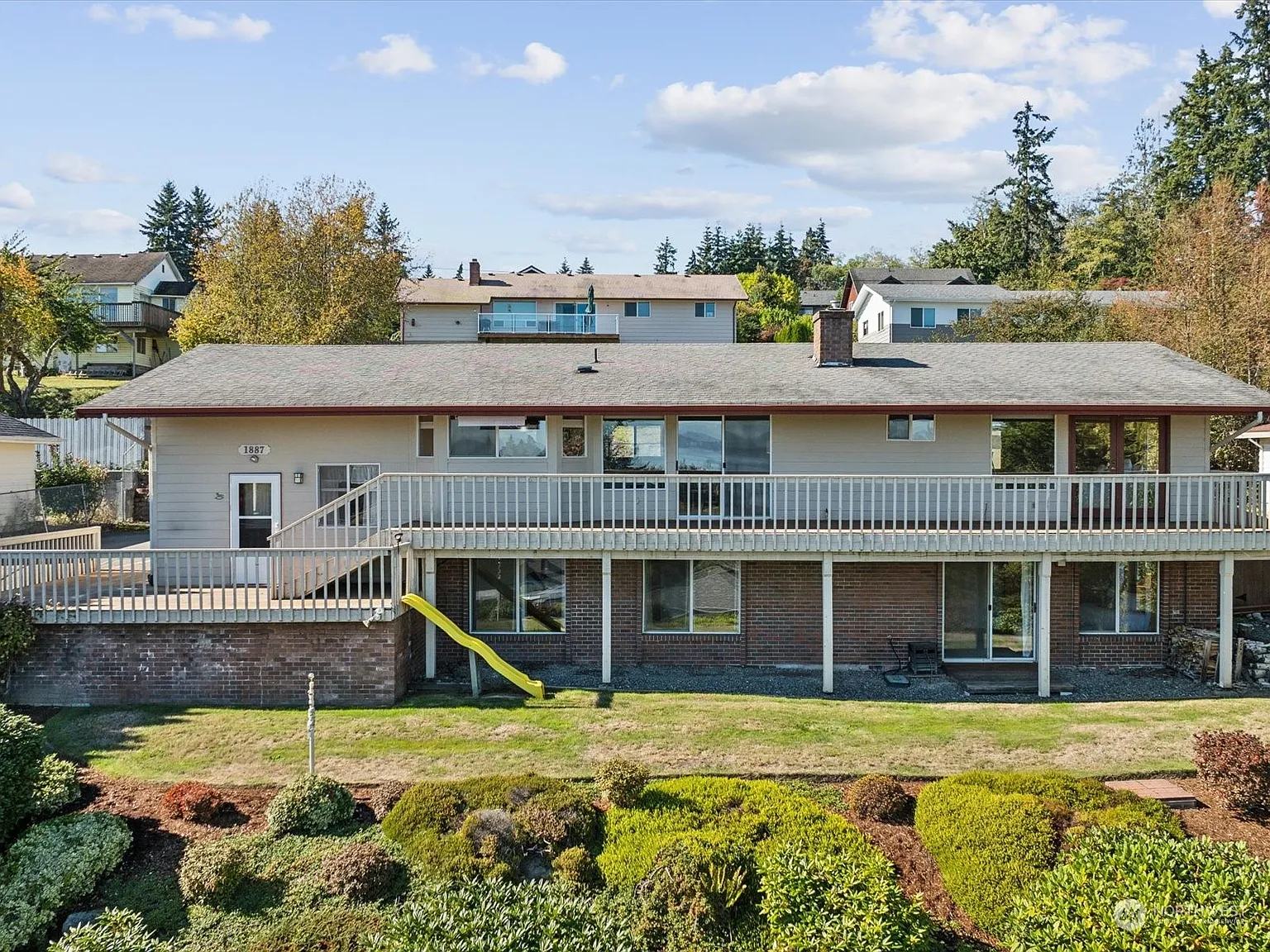 1887 Salal Street E photo 1