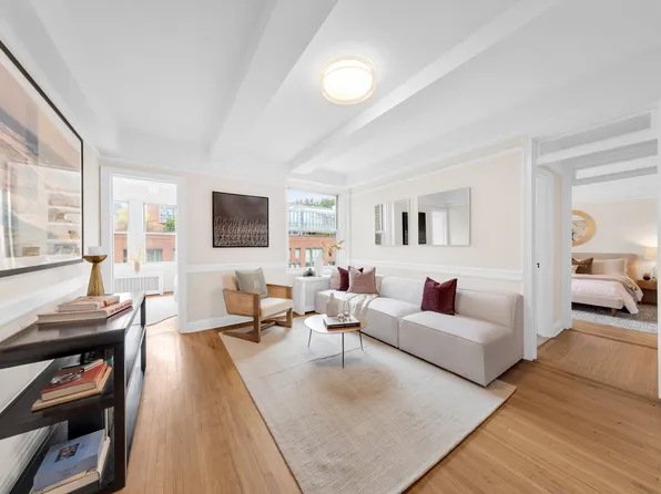 365 West 20th Street image 3 of 8