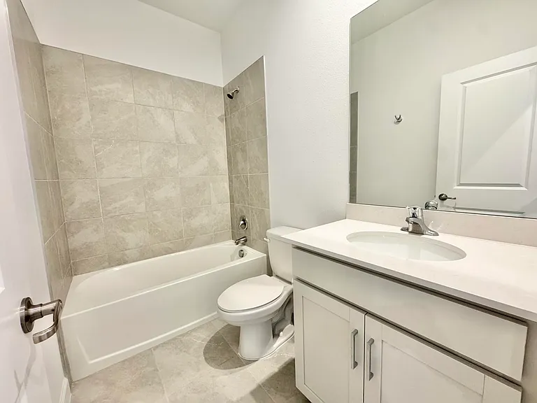 14122 SW Thorens Dr — Photo 7