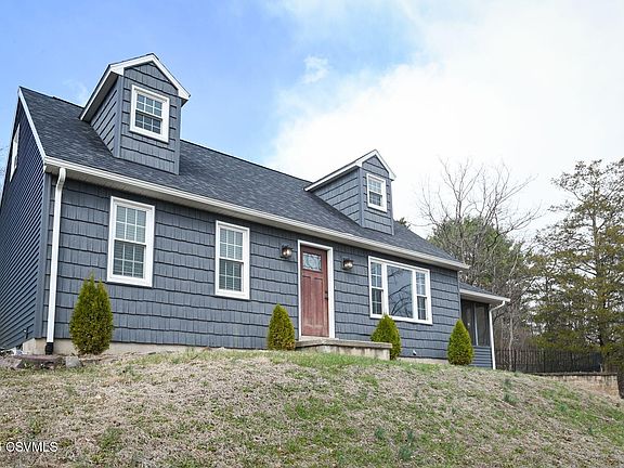 3rd image of 101 Briar Ln
