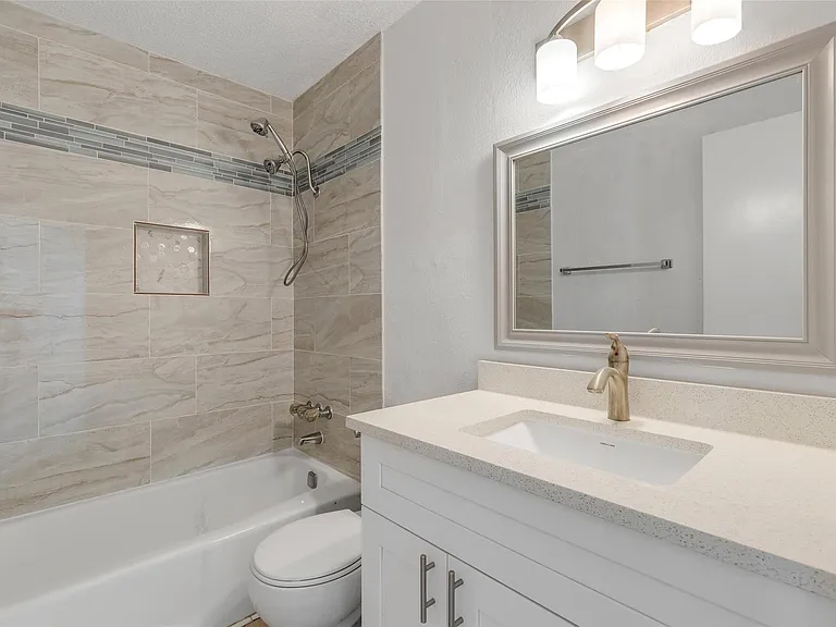 9604 Night Star Dr #B — Photo 15