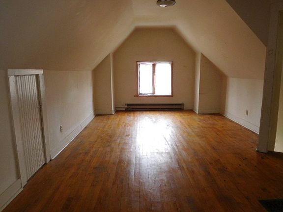 4th image of 1018 Clermont St