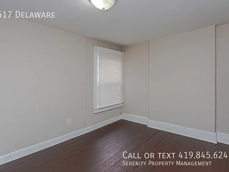 517 W Delaware Ave — Photo 18