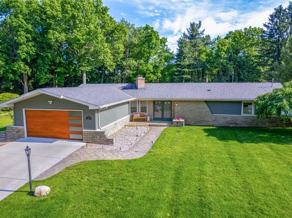 3420 Northview Dr, Kalamazoo, MI 49004