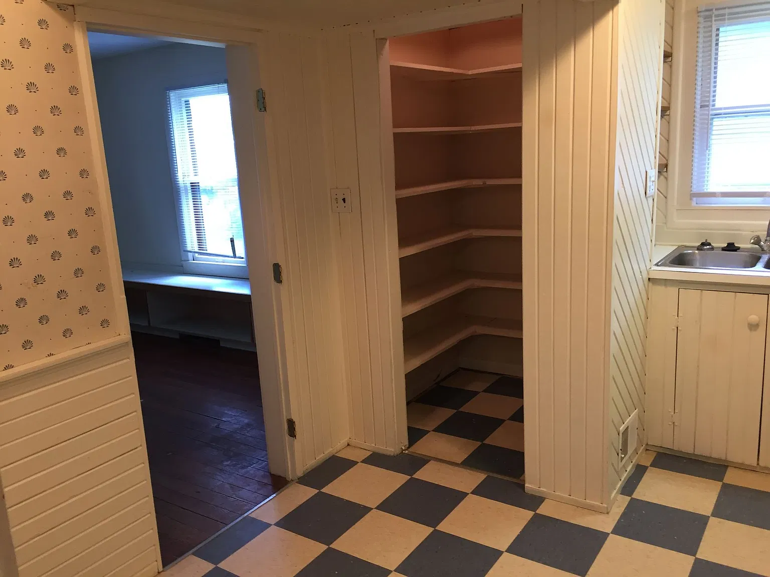 2 Bed House Available for August 27! — Photo 3