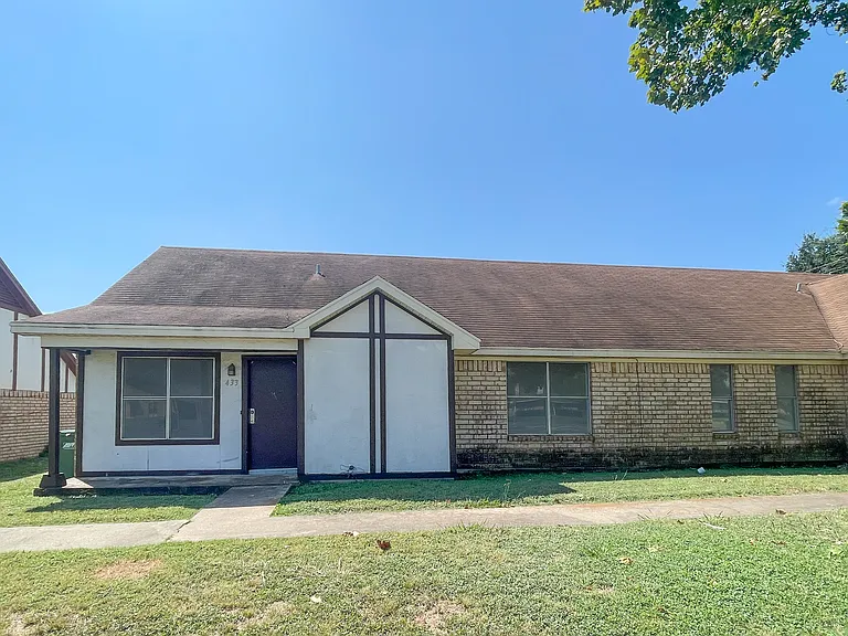 433 W Panther Way — Photo 1