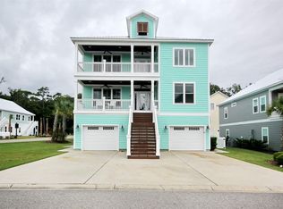 16 Cottage Dr, Murrells Inlet, SC 29576