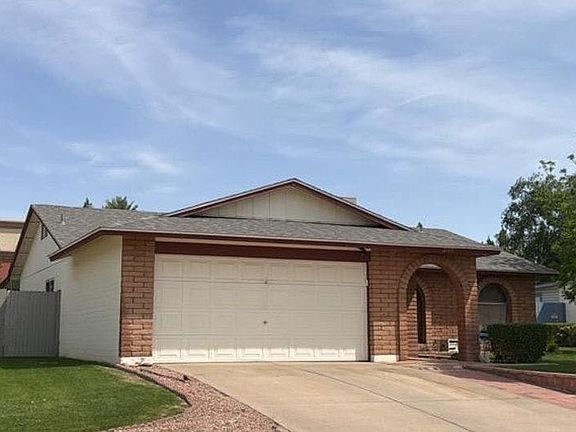 3rd image of 2105 N Salida Del Sol