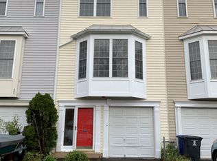 412 S Wayne St, Arlington, VA 22204