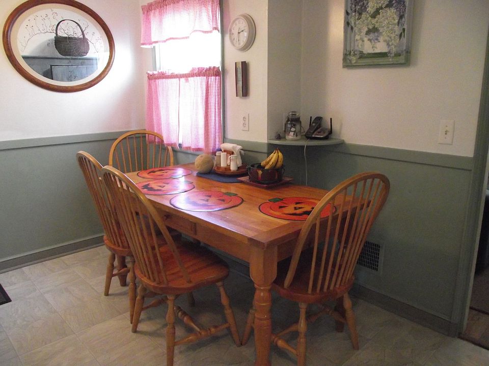 2nd image of 27 Thayer Ave