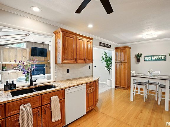 4th image of 5760 Jenny Ln