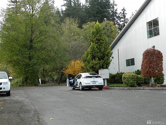 4th image of 1550 NE Roseway Ln