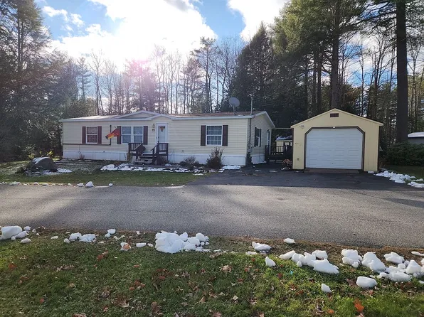 73 Lisa St, Palmyra, ME 04965