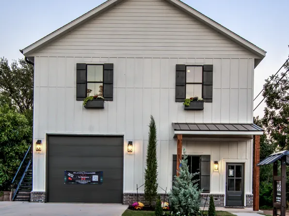 204 S University Dr, Edmond, OK 73034