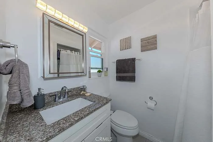 2219 W Coronet Ave — Photo 12
