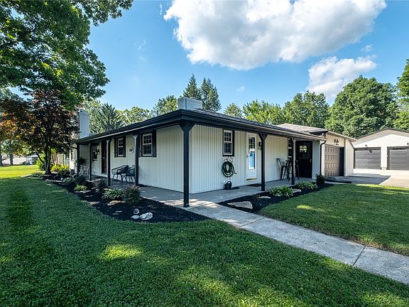 3rd image of 2767 Woodmont Dr