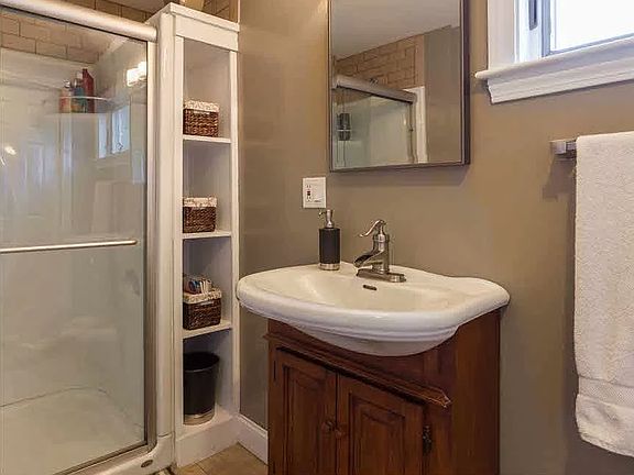 3rd image of 39 Coakley Rd