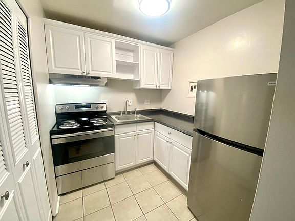 4th image of 2605 Le Blanc Ct #1