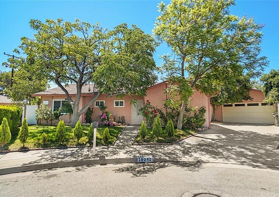 1st image of 28040 Lacomb Dr