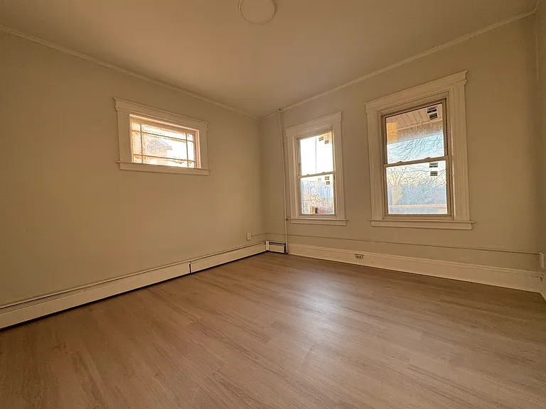 192 Brook St #3 — Photo 6