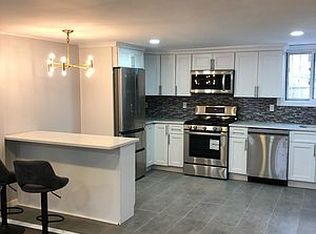 8 Herbert St #1, Brooklyn, NY 11222