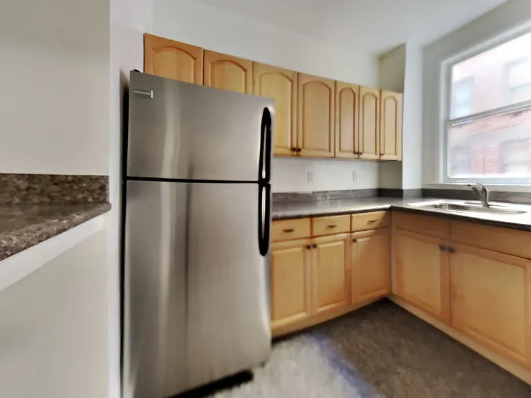 146 McAllister St — Photo 4