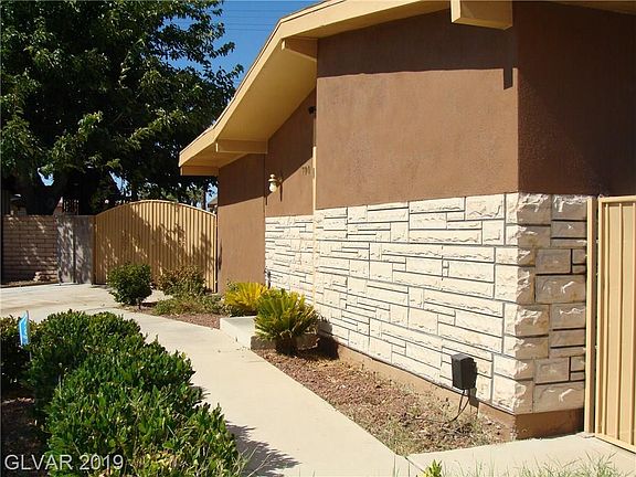 3rd image of 700 Osprey Cir