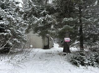 371 Shoreline Dr, Seldovia, AK 99663