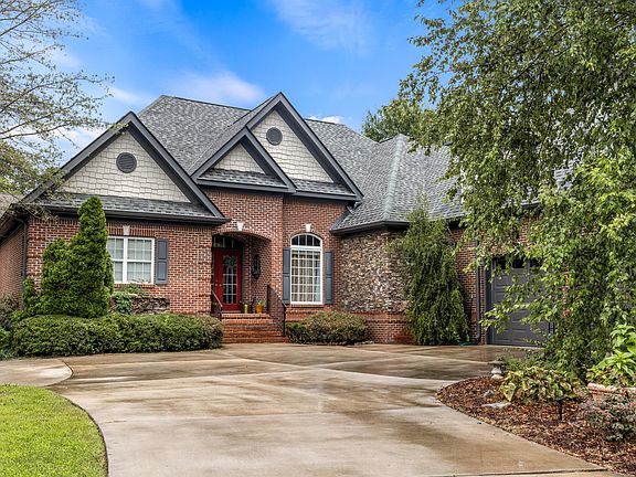 3rd image of 8355 Rambling Rose Dr
