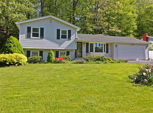 51 Olde Erie Trl, Rochester, NY 14626