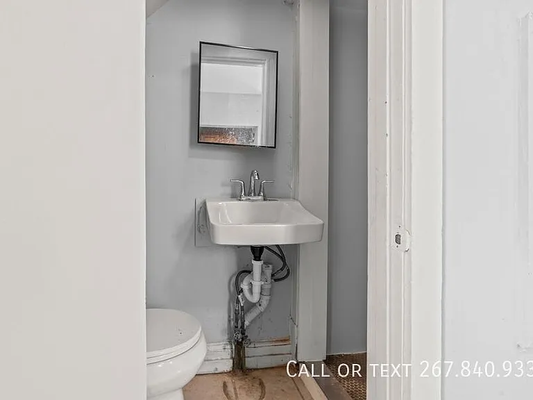 129-131 E Roosevelt Blvd #131.3 — Photo 2