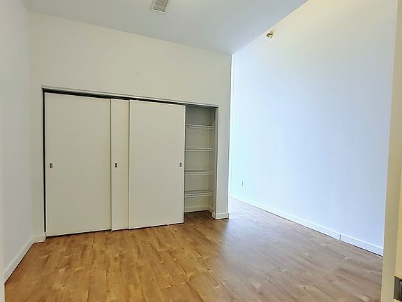 4th image of 1723 Walnut St #306