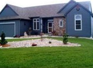 1205 Palmyra Ct, Baldwin City, KS 66006