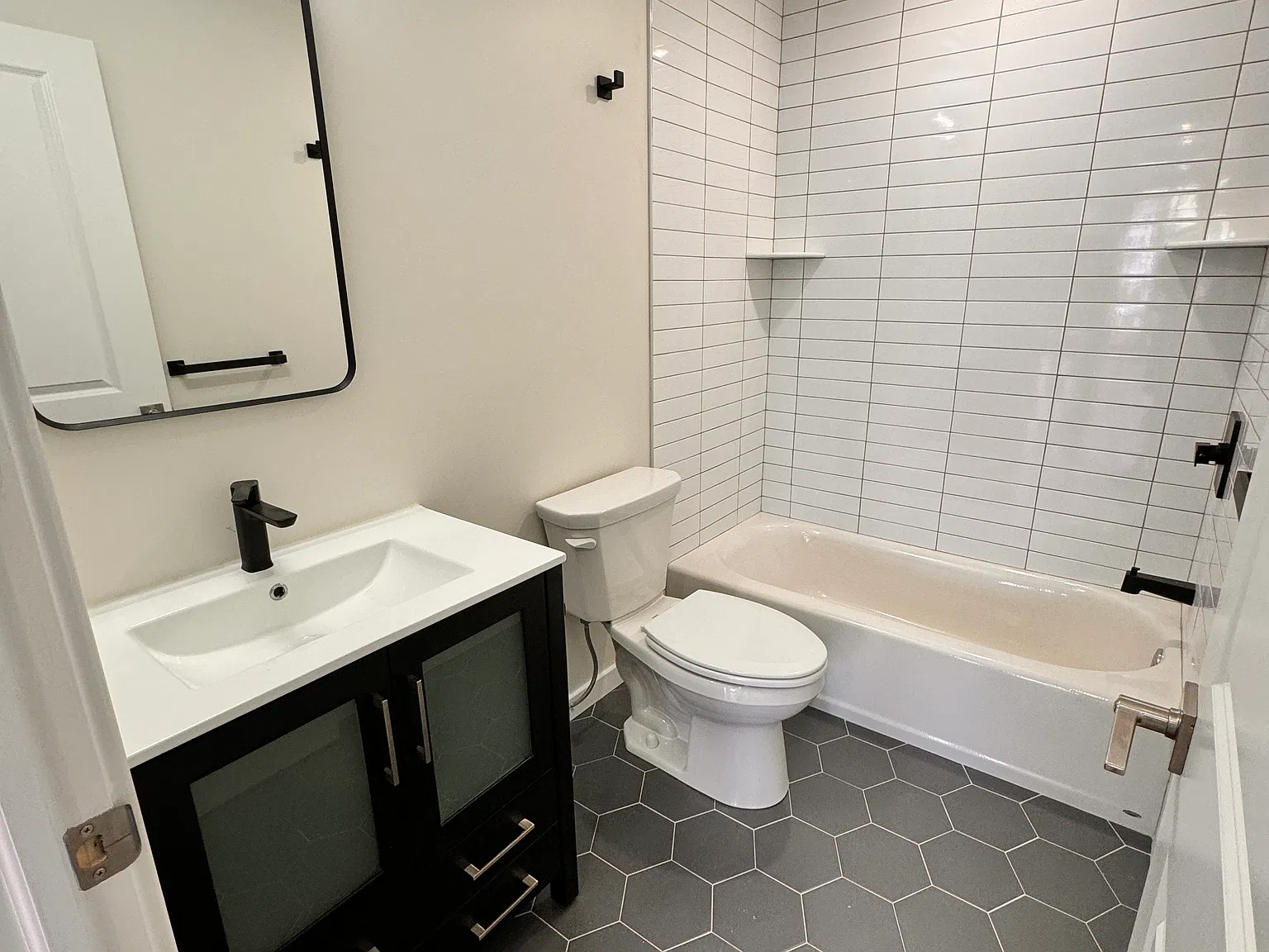 Studio, 450 sqft, $1,275 — Photo 4