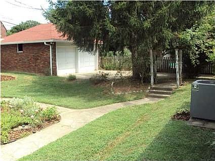 4th image of 1370 E Chandler Ave