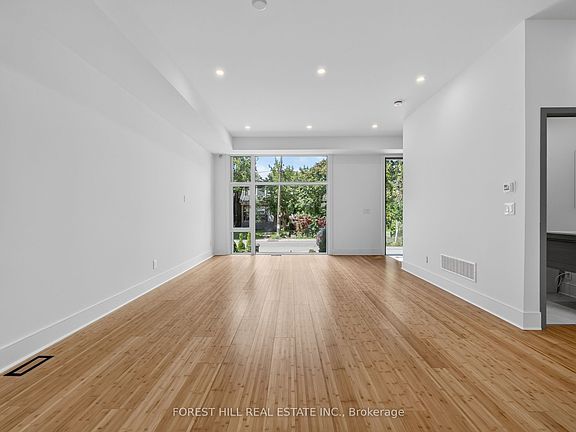 3rd image of 207 Robina Ave