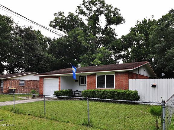 3rd image of 4516 Hunt St