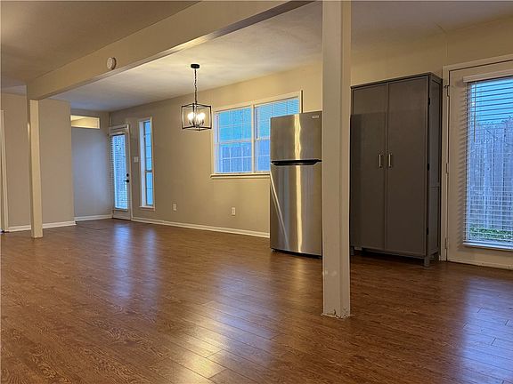 3rd image of 1800 Shadowwood Dr #B