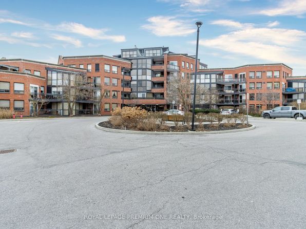 100 Arbors Ln #207, Vaughan, ON L4L 7G4