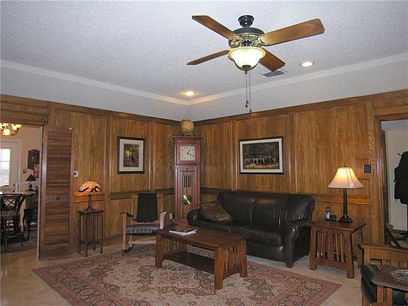 3rd image of 301 Woodhollow Ct