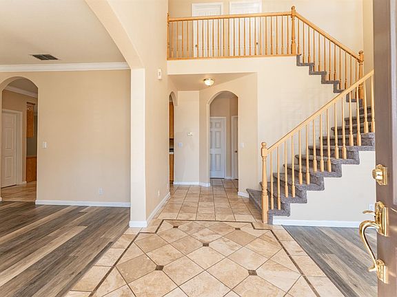 4th image of 353 Ironwood Cir