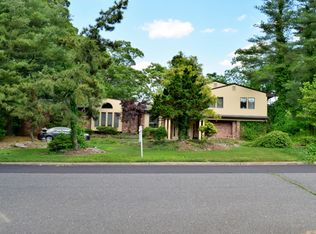 59 Old Farm Rd, Oakhurst, NJ 07755