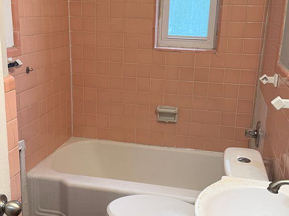 2nd image of 4429 Reading Ln APT 1