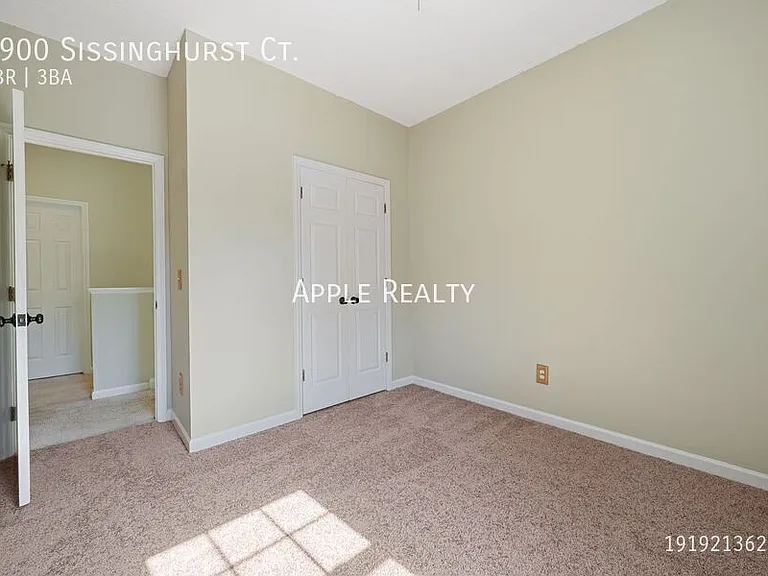 2900 Sissinghurst Ct — Photo 17