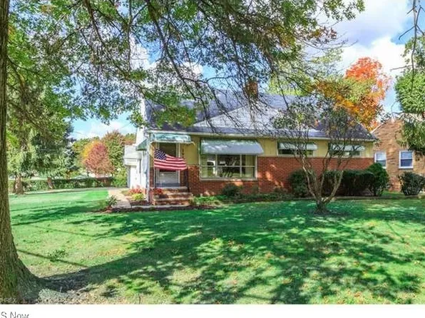 298 Richmond Rd, Richmond Heights, OH 44143