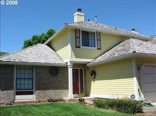 2076 Assumption St, Eugene, OR 97402