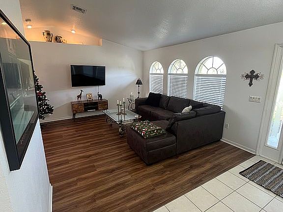 5th image of 5 Pinehurst Ct